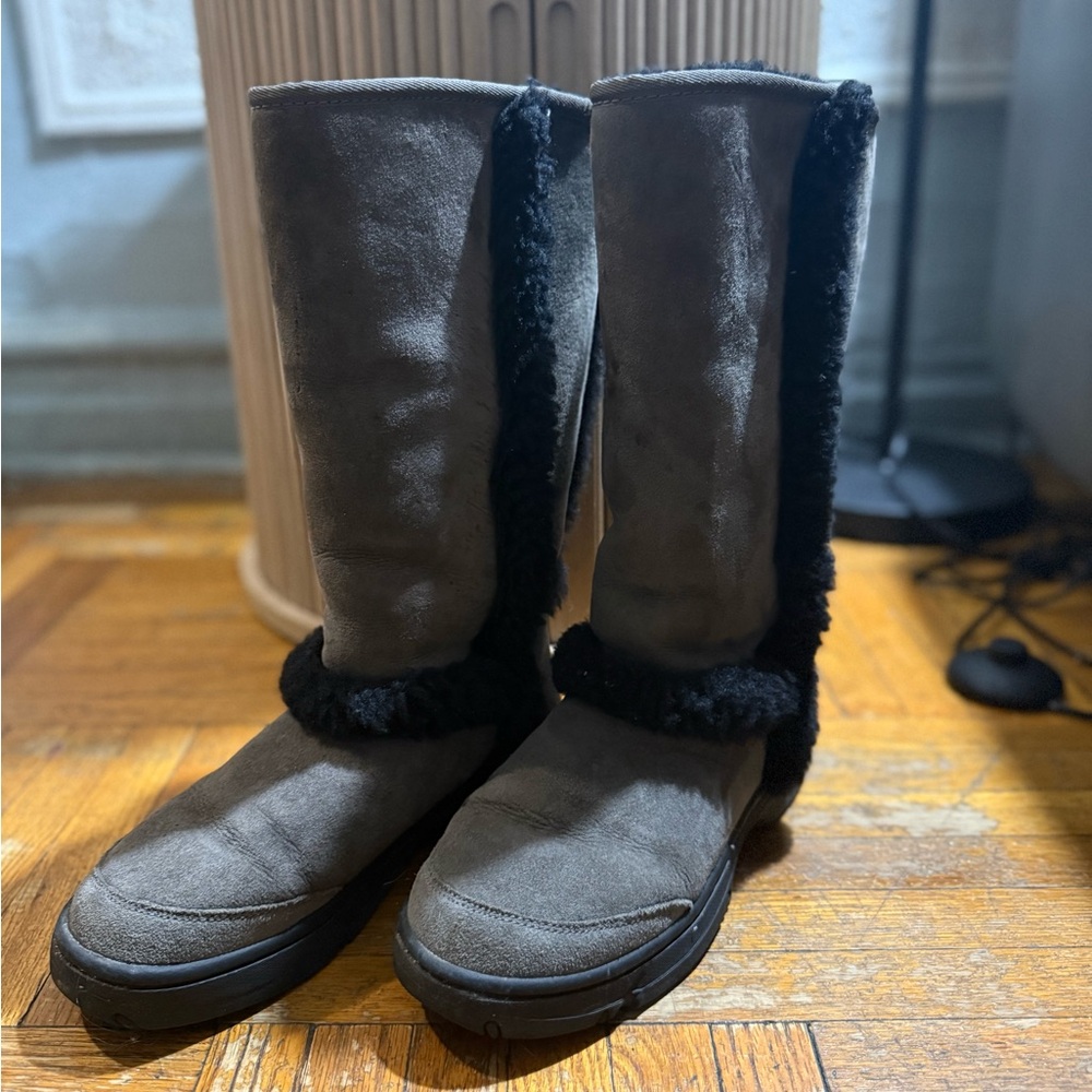UGG Gray and Black Winter Boots